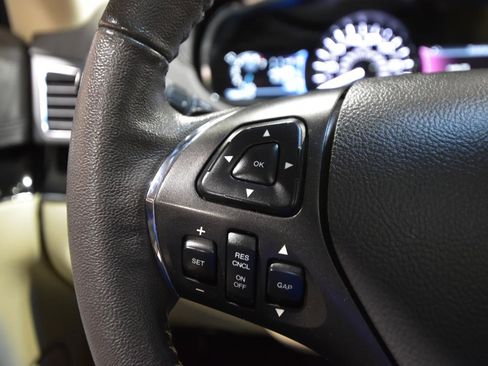 Used 2019 Lincoln MKT AWD image 17