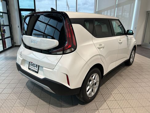 Used 2025 Kia Soul LX w/ LX Technology Package image 5
