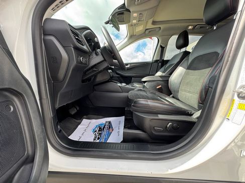 Certified 2022 Ford Escape SEL w/ SEL Stealth AWD Package image 19