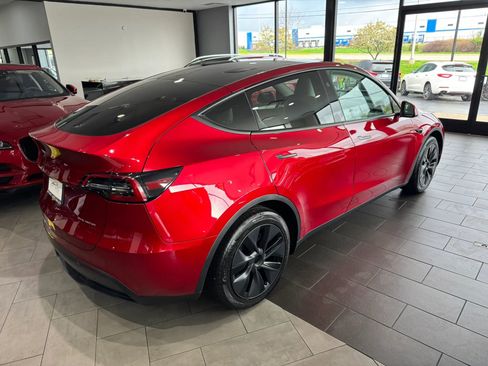 Used 2024 Tesla Model Y Long Range image 3