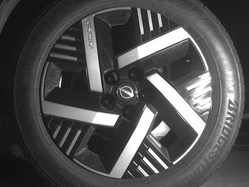 Used 2025 Nissan Kicks SV image 12