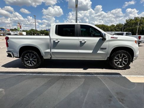 Used 2023 Chevrolet Silverado 1500 LT AWD/4WD image 7