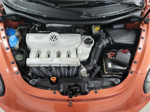 Used 2010 Volkswagen Beetle Red Rock FWD image 22