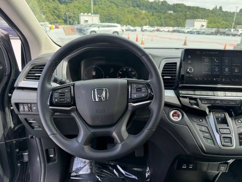 Used 2025 Honda Odyssey EX-L image 14