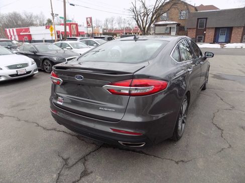 Used 2019 Ford Fusion Titanium image 4