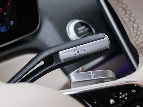 Used 2022 Mercedes-Benz S 500 4MATIC w/ AMG Line Package image 26