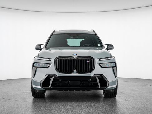 Used 2025 BMW X7 M60i AWD/4WD image 8
