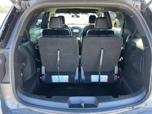 Used 2019 Ford Explorer XLT w/ Equipment Group 202A image 17