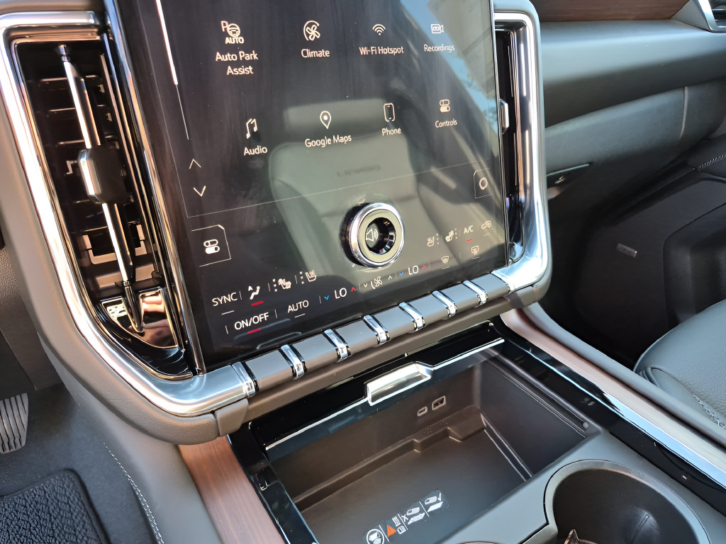 New 2026 GMC Yukon Denali w/ Denali Reserve Package AWD/4WD image 24
