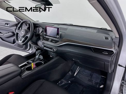 Used 2024 Nissan Altima 2.5 SV FWD image 32