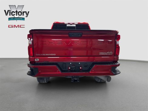 Used 2023 Chevrolet Silverado 2500 High Country w/ Technology Package image 11