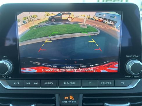 Used 2025 Nissan Altima 2.5 SV FWD image 41