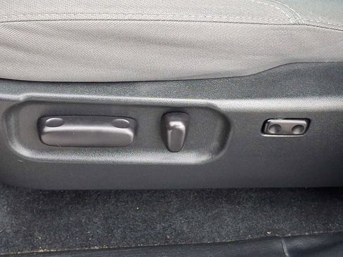 Certified 2020 Toyota Tacoma SR5 image 29