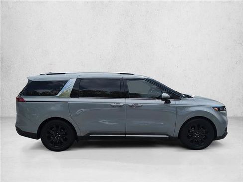 Used 2024 Kia Carnival SX Prestige FWD image 4