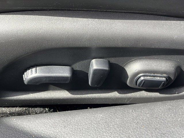 Used 2013 Nissan Altima 2.5 SL w/ Technology Pkg FWD image 20
