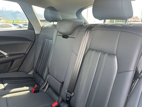 Certified 2025 Audi Q5 Premium w/ Convenience Package AWD/4WD image 15