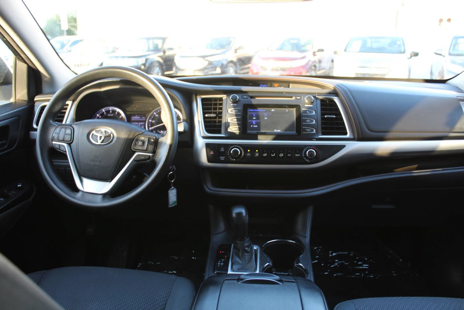 Used 2016 Toyota Highlander LE FWD image 16