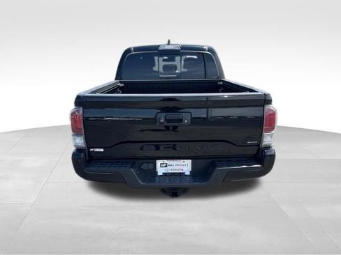 Used 2022 Toyota Tacoma TRD Off-Road w/ Technology Package RWD image 4