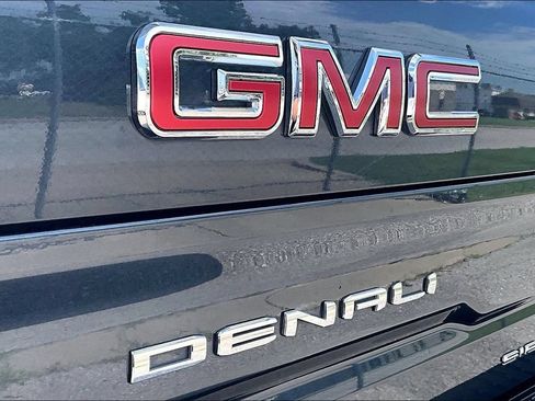 Used 2022 GMC Sierra 1500 Denali w/ Denali Reserve Package AWD/4WD image 42