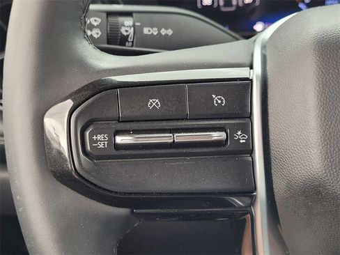 Used 2024 Chevrolet Colorado LT w/ LT Convenience Package III image 26