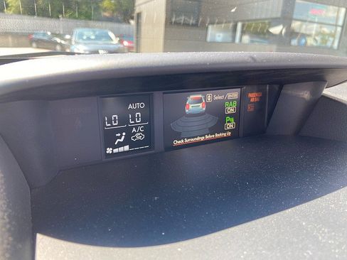 Used 2018 Subaru Forester 2.5i Touring AWD/4WD image 17