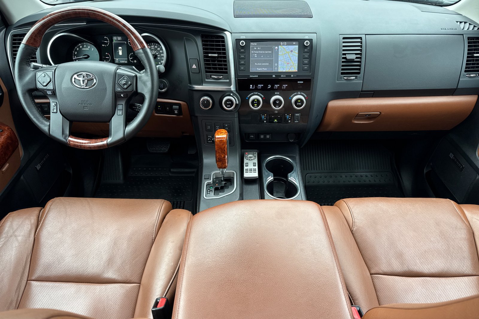Used 2022 Toyota Sequoia Platinum AWD/4WD image 4