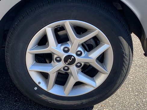 Used 2025 Kia Soul LX w/ LX Technology Package image 28