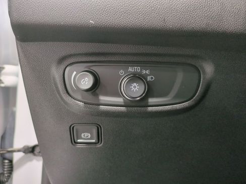 Used 2022 GMC Terrain SLE w/ Driver Convenience Package image 35