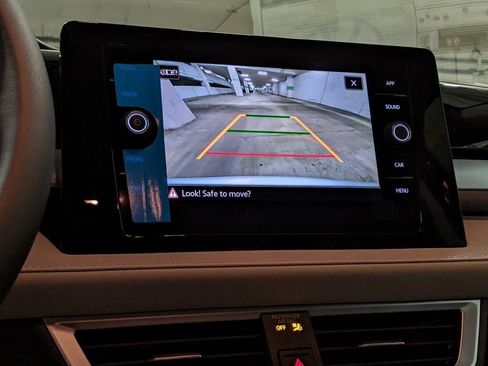 New 2026 Volkswagen Taos SE image 16