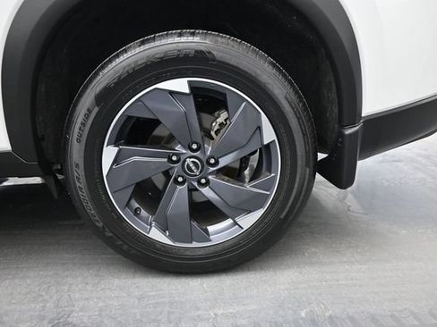 Used 2026 Nissan Rogue SV FWD image 15