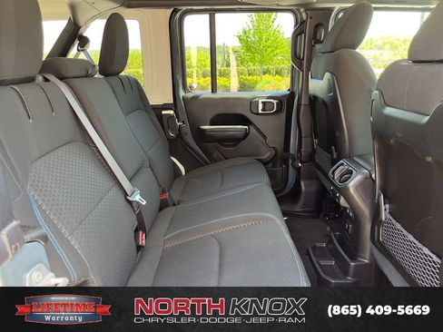 Used 2025 Jeep Wrangler Unlimited Rubicon 4xe w/ Safety Group AWD/4WD image 20