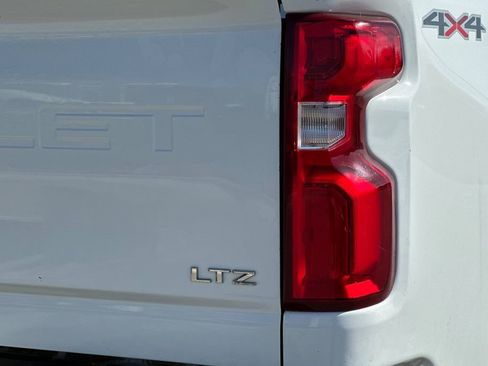 Used 2020 Chevrolet Silverado 2500 LTZ AWD/4WD image 31