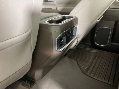 Used 2025 Chevrolet Silverado 2500 LTZ w/ LTZ Convenience Package image 18