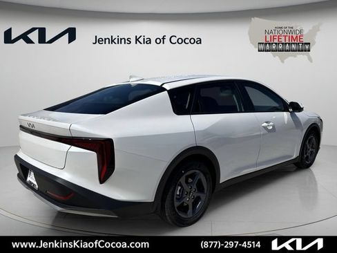New 2026 Kia K4 FWD image 6