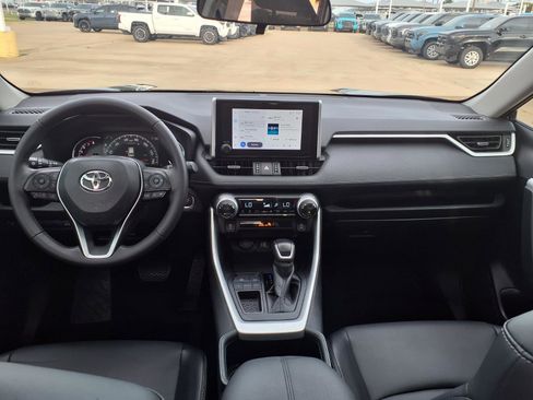 Used 2025 Toyota RAV4 XLE Premium FWD image 11