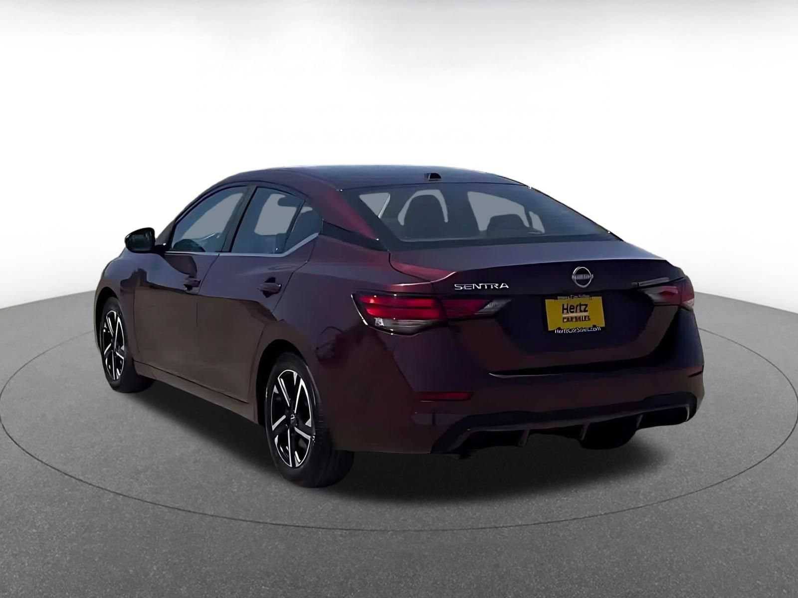 Used 2025 Nissan Sentra SV FWD image 9