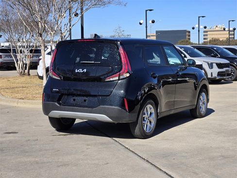 Used 2025 Kia Soul S image 4