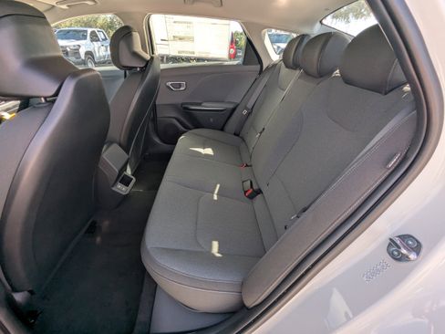 New 2025 Kia K4 LX image 15