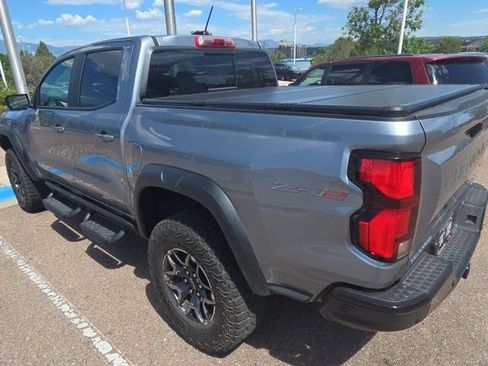 Used 2025 Chevrolet Colorado ZR2 w/ Technology Package AWD/4WD image 15