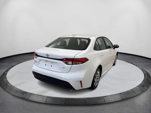 Used 2026 Toyota Corolla LE FWD image 6