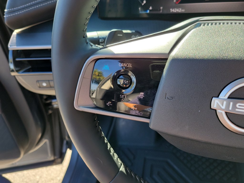 Used 2025 Nissan Murano SV FWD image 29