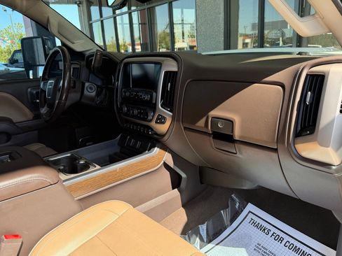 Used 2018 GMC Sierra 2500 Denali w/ Duramax Plus Package AWD/4WD image 32