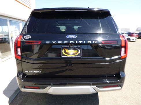 Used 2025 Ford Expedition Platinum AWD/4WD image 25