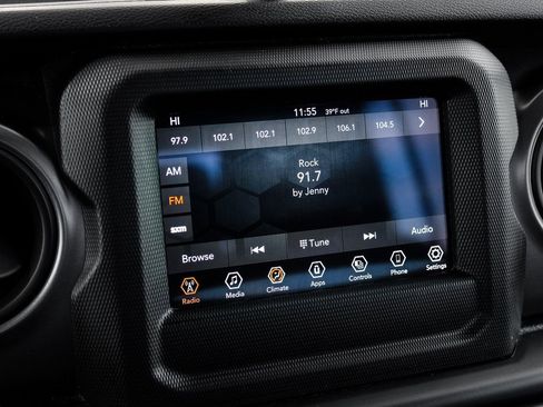 Used 2021 Jeep Gladiator Willys image 6