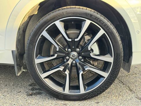 Certified 2024 Volvo XC60 T8 Ultimate w/ Protection Package Premier image 9