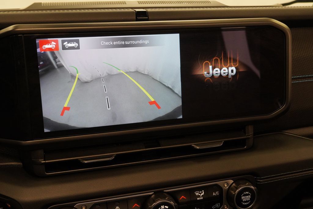 Used 2024 Jeep Wrangler Unlimited Rubicon 4xe AWD/4WD image 24