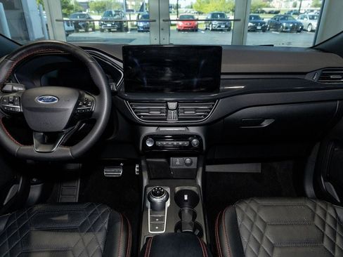 Used 2023 Ford Escape ST-Line Elite w/ Premium Technology Package AWD/4WD image 2