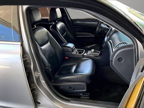 Used 2016 Chrysler 300 Limited RWD image 26