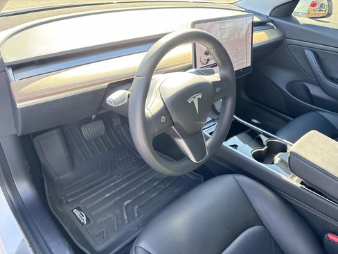 Used 2020 Tesla Model 3 Long Range image 16