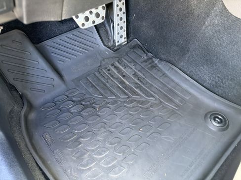 Used 2025 Toyota Camry SE w/ Multimedia Upgrade Package image 17